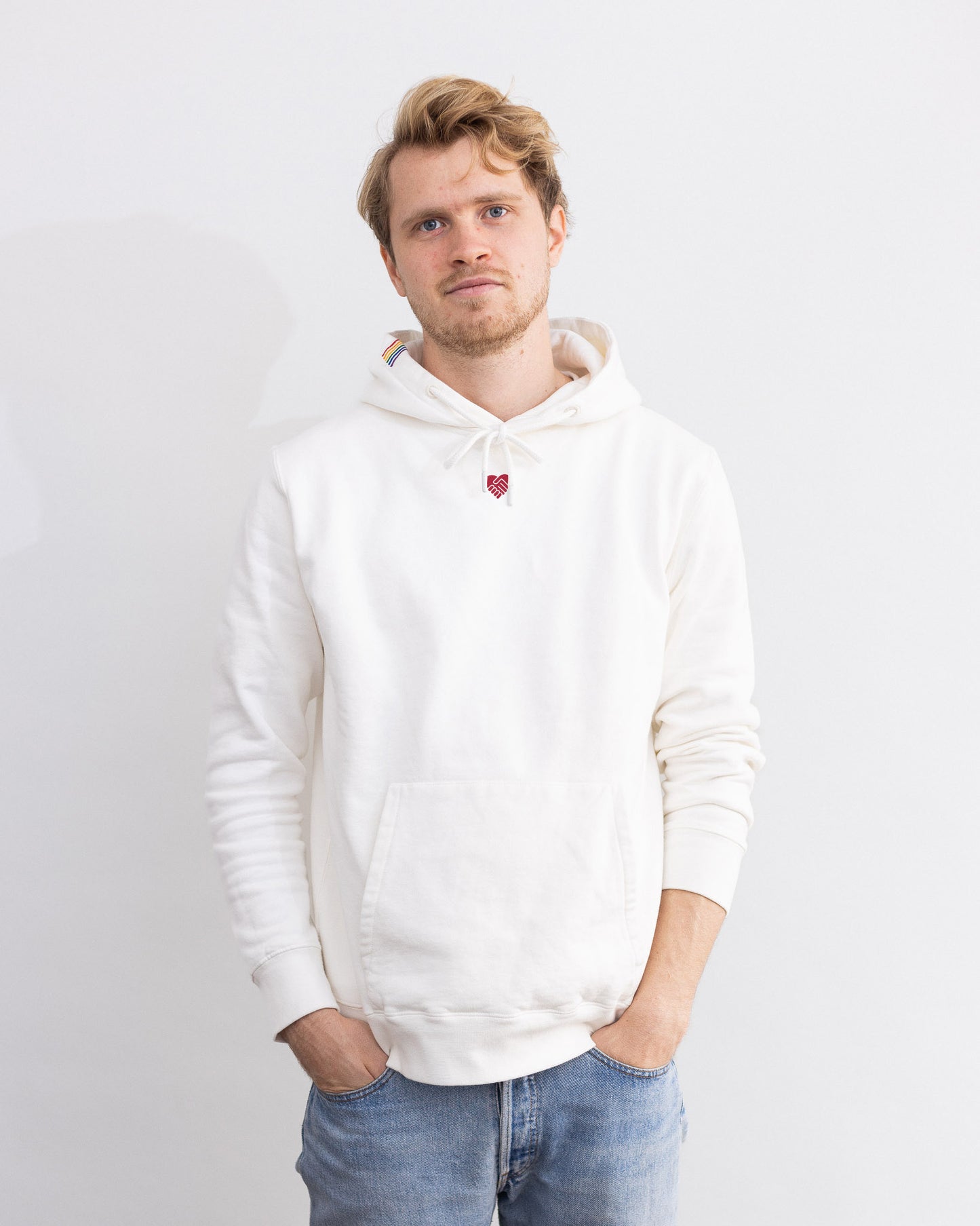 give love unity:Hoodie